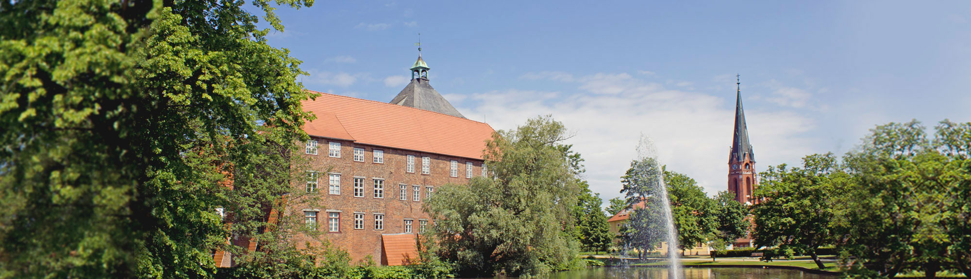 Winsen (Luhe) mit Schloss und St.-Marien-Kirche